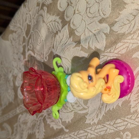 My Little Ponies, Accessories & Train. Discontinued Lot Of 28 Ponies! 2000-2010 - Picture 12 of 16